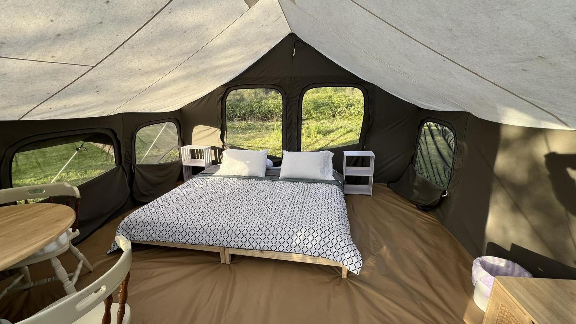 Glamping Tent On The River Klamath Exteriör bild